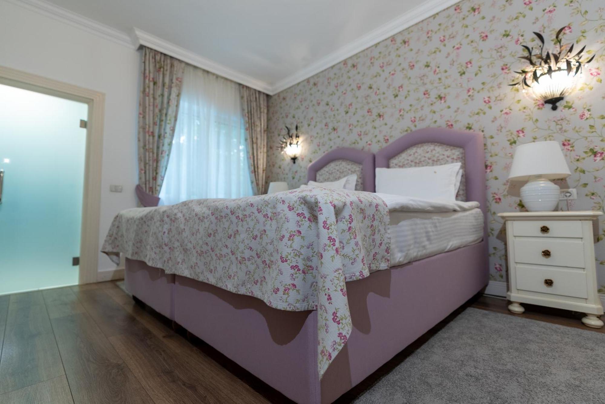 Excelsior Boutique Hotel 3*