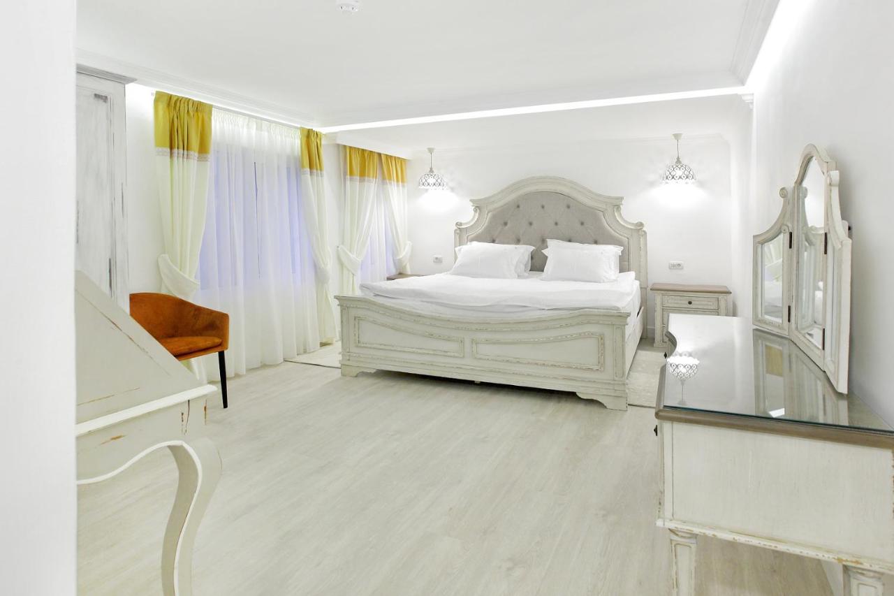 Excelsior Boutique Hotel